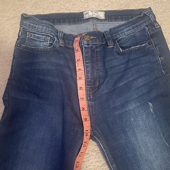 Free People high rise Blue Cropped Jeans size W29 - Picture 4 of 7